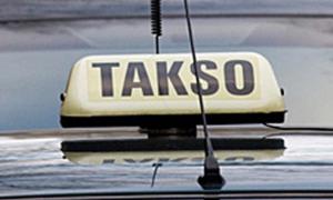 В Естонії таксист в ході сварки переїхав ногу клієнта