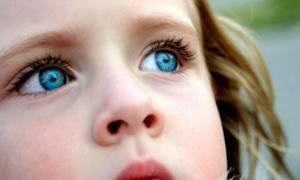 Вчені назвали колір очей найуспішніших людей