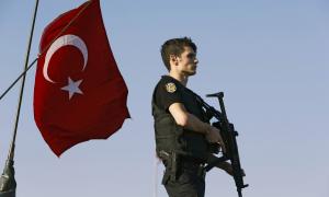 Парламент Туреччини продовжив режим надзвичайного стану в країні ще на три місяці