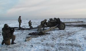 АТО: бої тривають, двоє військових поранено