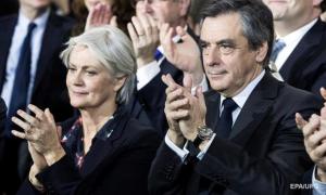 Дружина Франсуа Фійона Пенелопа закликала чоловіка залишатися у передвиборній гонці
