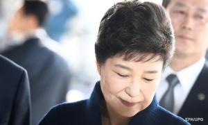 Екс-президента Південної Кореї Пак Кин Хе посадили в одиночну камеру