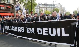 У Парижі пройшов марш "обурених поліцейських"
