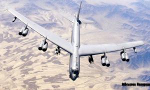 Військовий літак США перехопили китайські винищувачі