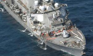 Знайдено тіла семи матросів американського військового корабля 