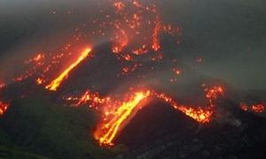 Через виверження вулкану на Філіппінах евакуюють тисячі людей