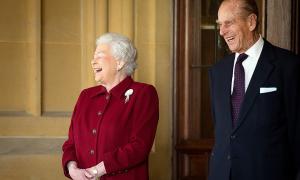ЗМІ: Єлизавета II вирішила передати королівський престол Вільяму і Кейт