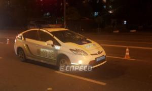 У Києві поліцейське авто збило пішохода