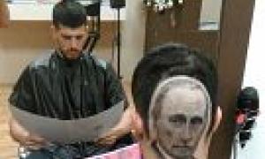 Житель Сербії вистриг у себе на голові портрет Путіна (відео)