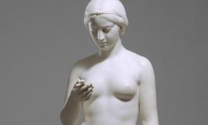В руці мармурової діви XIX століття «знайшли» iPhone