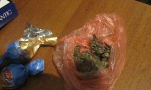 Цукерки з марихуаною та сухий сніданок з наркотиками виявили прикордонники на Одещині