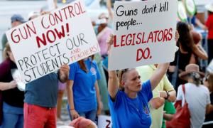 Тисячі американців вийшли на мітинг проти вільного користування зброєю