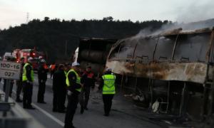 У Туреччині автобус врізався у фуру, загинули 10 осіб