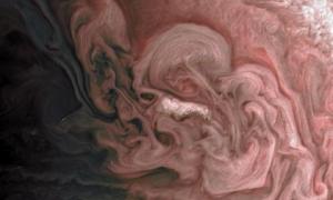 НАСА опублікувало фото рожевої бурі на Юпітері