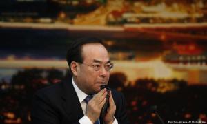 Відомий політик КНР засуджений до довічного за корупцію