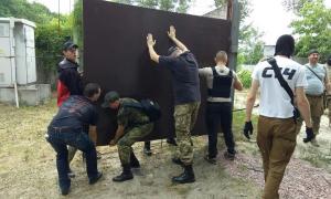Активісти знесли огорожу в Конче-Заспі, відкривши доступ до Дніпра