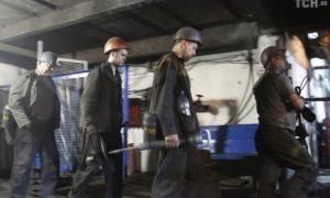 Заблокованих у шахті луганських шахтарів дістали на поверхню