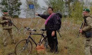 Іноземець велосипедом намагався незаконно потрапити до Росії, аби побачитись з коханою