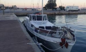 Українську яхту з майже 60 мігрантами затримано в Середземному морі 