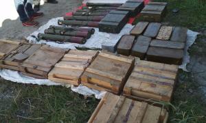 Житель Кривого Рогу підготував для продажу 1,5 тонни зброї