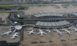 В аеропорту Парижа зіткнулися пасажирські літаки
