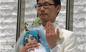 Японець взяв шлюб із віртуальною співачкою