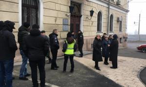 В Одесі невідомі захопили будівлю вузу: знищують документи