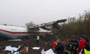 5-ро людей загинули під час аварійної посадки літака під Львовом