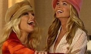 Російські чоловіки надають перевагу блондинкам, жінкам більше подобаються брюнети