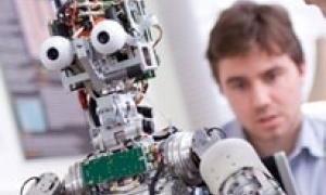 Познайомтесь із робомалюком iCub