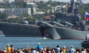 На військовий парад ЧФ у Севастополі зібралися 40 тисяч людей