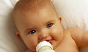 Турботливий грабіжник нагодував немовля молоком