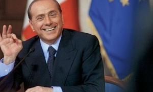 Берлусконі видав книгу з листами власних шанувальників
