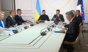 У Парижі розпочала свою роботу "коаліція рішучих"
