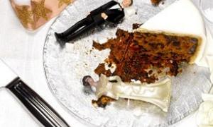 140 гостей весілля пригощали несвіжими продуктами