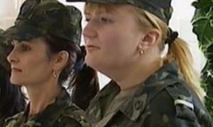 Через мале фінансування в українській армії більшає жінок