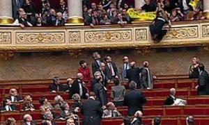 Парламент Франції евакуювали через погрози вибуху