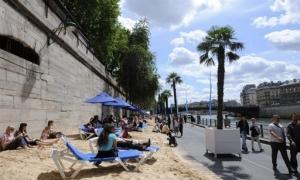 В центрі столиці Франції відкрили пляж