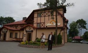 Подружжя Ярмолюків перетворило занедбану територію у райський куточок