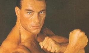 Жан-Клод Ван Дамм відвідає дитячий будинок у Кривому Розі