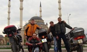 За чотири моря — на мотоциклі