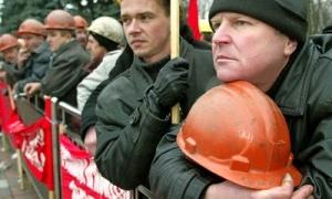 Гірники Луганської області недоотримали за півроку суму, рівну двом зарплатам