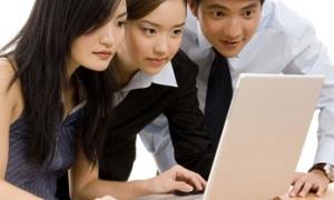 Дівчата стали наймати хлопців за гроші