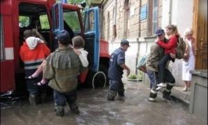 Сім вулиць Євпаторії перетворилися на річки