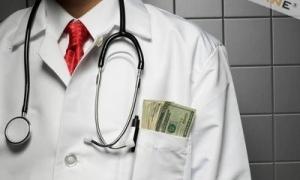 Лікар-самозванець імітував операцію за 16 тисяч