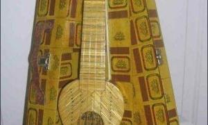 Англієць зробив гітару із сірників