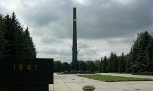 До 9 Травня на Волині впорядкують пам'ятники і поховання