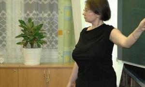 Столична влада розповіла, чим утримують учителів у школах