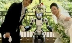 В Японії робот провів церемонію вінчання