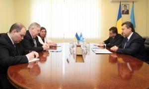 Янукович обговорив з послом США майбутні вибори